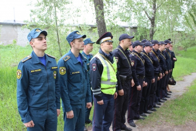 Полицейские совместно с сотрудниками МЧС провели учения по пожарной безопасности