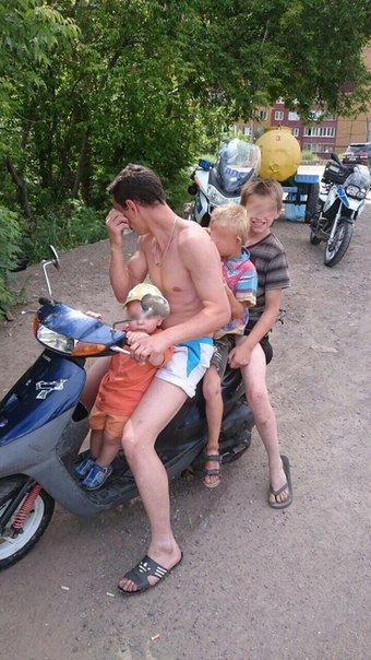 Водители двухколесной техники под контролем дорожной полиции