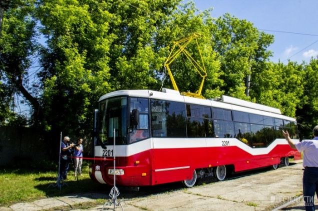 Жительница Ачинска сломала ногу при посадке в трамвай и отсудила за это 300 тысяч рублей