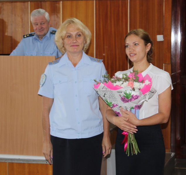 Заместитель начальника ГСУ ГУ МВД по краю Наталья Юдаева вручила награды сотрудникам ачинской полиции