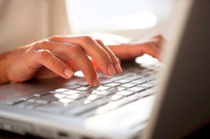 Красноярец получил реальный срок за угрозы выложить интимные фото знакомой