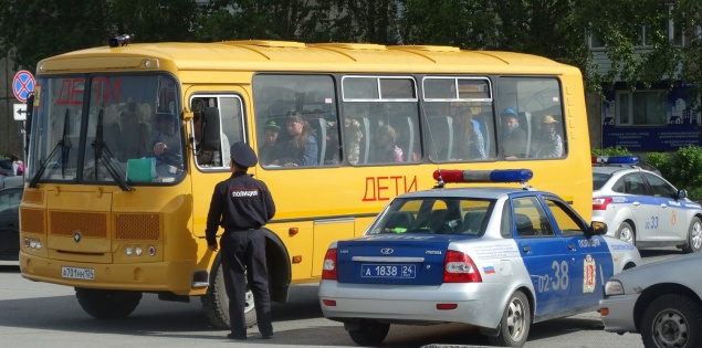 Дорожные полицейские в Ачинскм районе проверили школьные автобусы