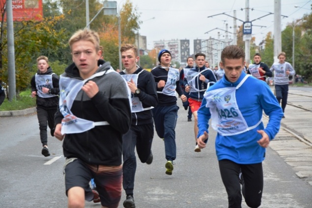 Больше 400 ачинских бегунов присоединились сегодня к всероссийской акции «Кросс наций»