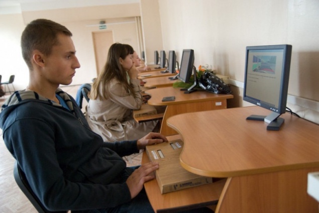 В экзаменационных билетах для будущих водителей нашли ошибки