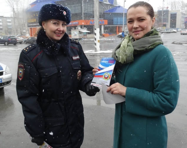 Госавтоинспекторы в Ачинске проверили водителей на готовность к зиме