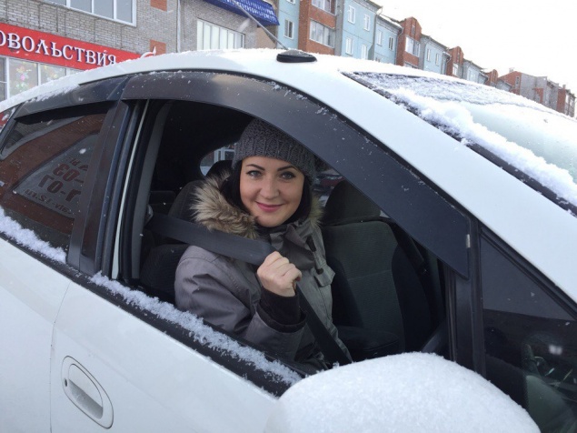 Госавтоинспекторы и родители в Ачинске поддержали всероссийскую интернет-кампанию «Пристегнись, Россия!»