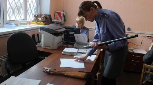 Полицейские напоминают о возможности добровольной сдачи оружия