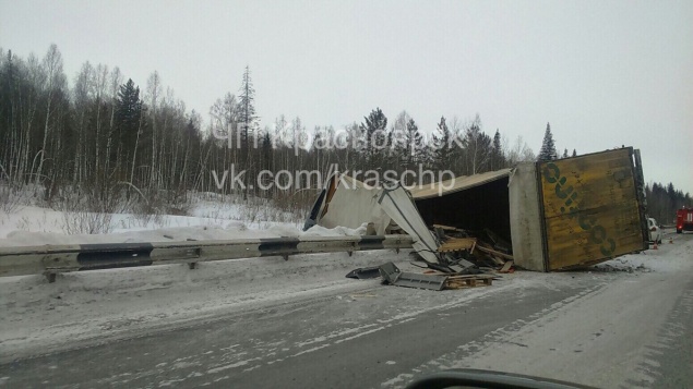 «Логан» превратился в груду металла в страшной аварии на трассе: погибла мать троих детей