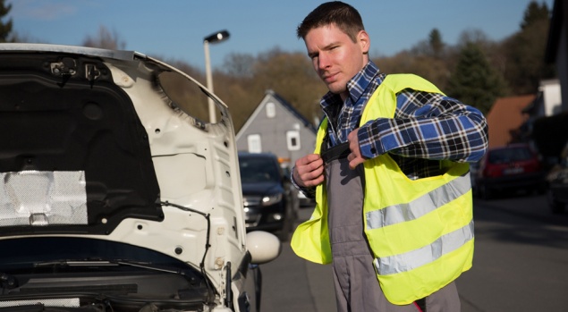 Красноярским водителям придется носить светоотражающие жилеты