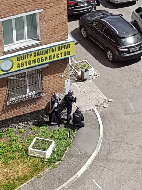 В Новокузнецке подозреваемый в захвате заложников убил свою жену