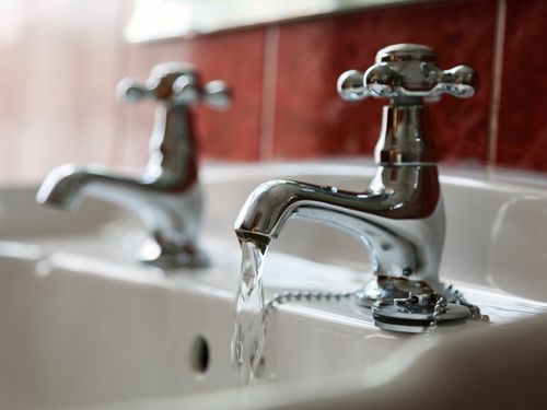 В Ачинске отключение горячей воды с 26 июня переносится на 27 июня