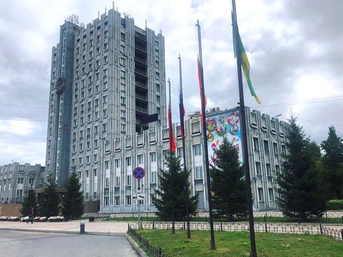 Ачинск приспустил флаги