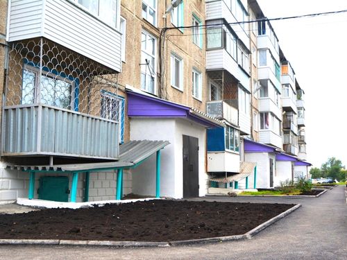 Городская комфортная среда: в Ачинске продолжается приёмка дворов