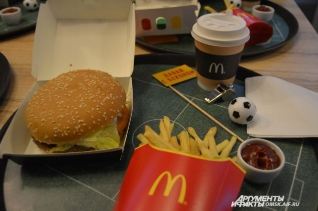 Второй McDonald's открылся в самом центре Красноярска. В него тут же бросились покупатели