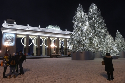 В Парке Горького обрушился мост с людьми
