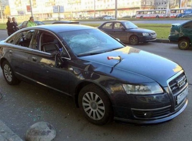 Автомобиль повредили хулиганы. Ваши действия