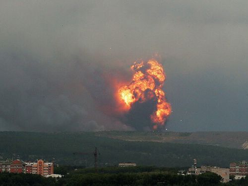 Увеличилось число пострадавших при взрывах на складах со снарядами под Ачинском
