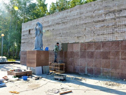 Реставрация мемориала «Скорбящая мать» идет по графику