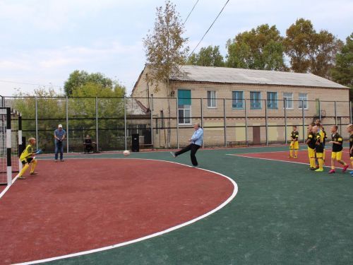 Новое футбольное поле для жителей поселка Мазульский построят этим летом