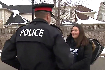 Честная старшеклассница нашла набитую деньгами авоську и вернула владельцу