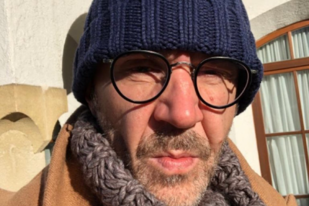 «Ждут когда случатся трупы»: Сергей Шнуров посвятил стихотворение проблеме черного неба в Красноярске