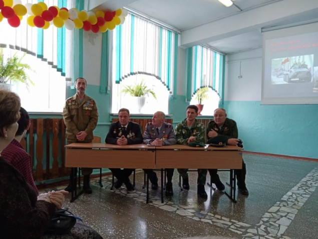 Урок мужества: В Ачинске школьники встретились с участниками боевых действий в Афганистане