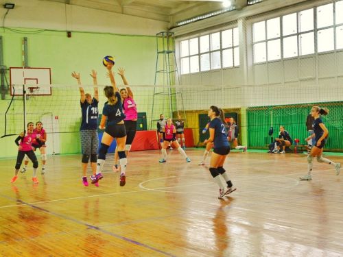 В Ачинске соберутся лучшие женские волейбольные команды из шести городов и районов Западной группы Красноярского края