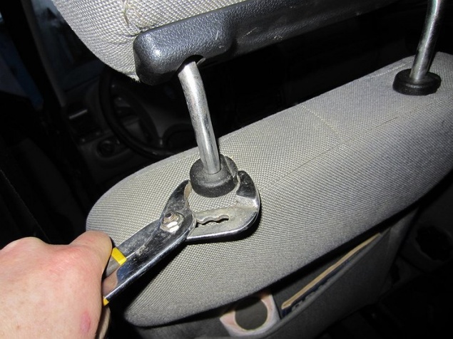 В каких случаях просто необходимо снимать подголовники с кресел автомобиля