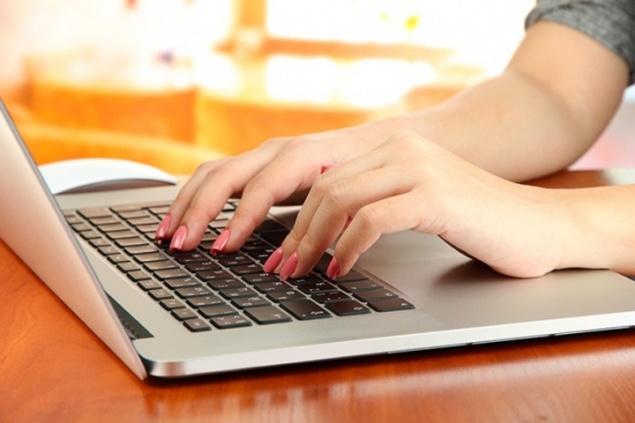 Жительница Хакасии познакомилась в интернете с «американцем» и перевела ему 780 тысяч в надежде на дорогой подарок