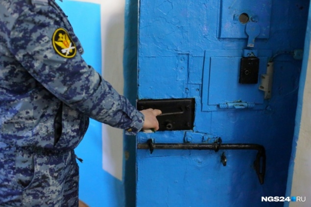 «Напоролся, когда разделывал рыбу»: женщина убила мужа и попыталась представить все несчастным случаем