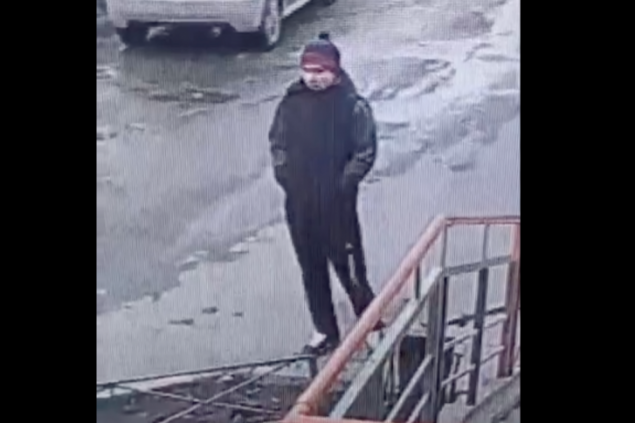 «Приставал к детям и молодым девушкам»: в Красноярске ищут извращенца