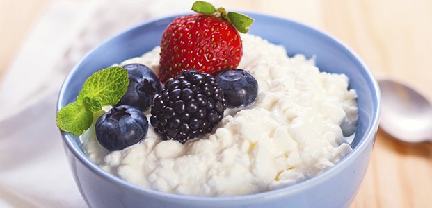 Творог на ночь — польза или вред