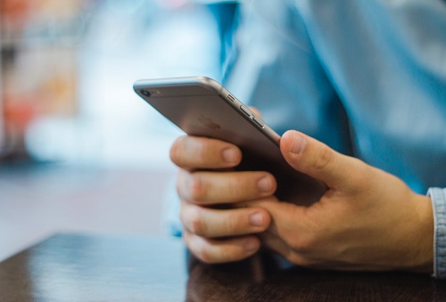 Норильчанин поговорил с незнакомкой по телефону и остался должен миллион