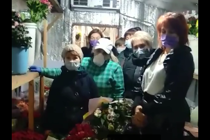 «Мы самый незащищенный слой населения»: цветочники просят губернатора о разрешении работать