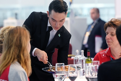 Названы самые бесполезные в эпоху коронавируса профессии