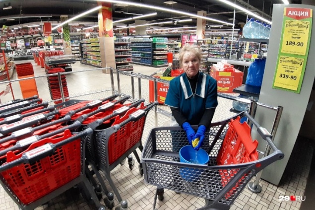 Чуда не ждите: работающие в апреле получат обычную зарплату