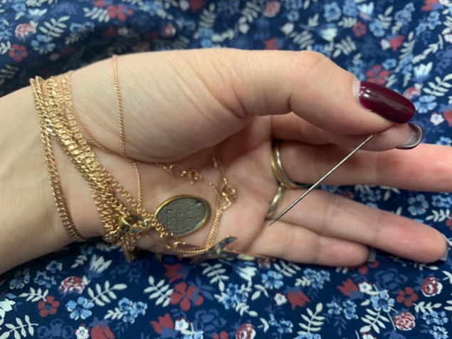 Мошенница обманула 90-летнюю жительницу Назарово с помощью иглы. Попалась спустя 4 года и ждет суда