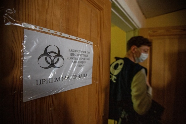 Больше двух тысяч человек за сутки заразились коронавирусом в России