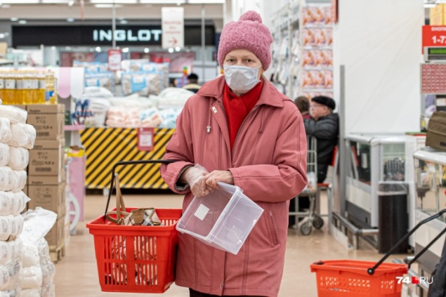 Губернатор ужесточил указ о самоизоляции: теперь пожилым отведено на покупки только три часа