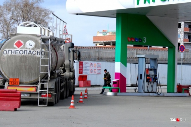 Минус 40 за баррель: что означают отрицательные цены на нефть и станет ли бензин бесплатным