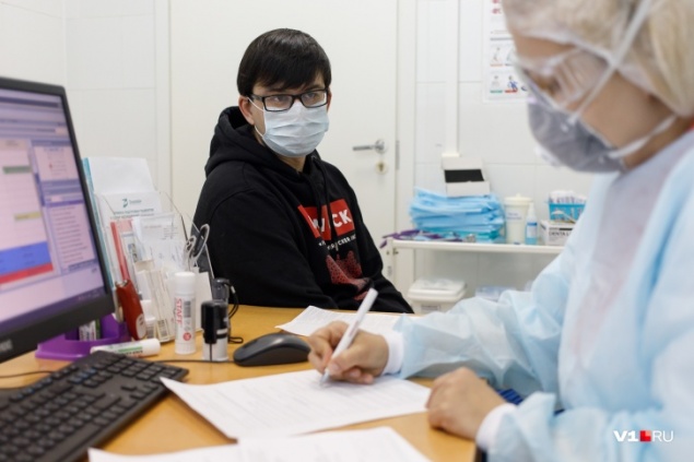 В России от COVID-19 умер уже 681 человек — это больше, чем умирает от гриппа за год