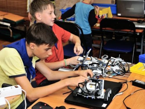 Юные ачинцы получили призовые места на международном конкурсе по робототехнике