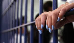 Кузбасская наркоторговка пряталась от полиции в Ачинске