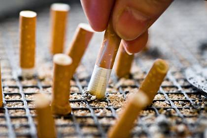 Российских курильщиков захотели бесплатно лечить от зависимости