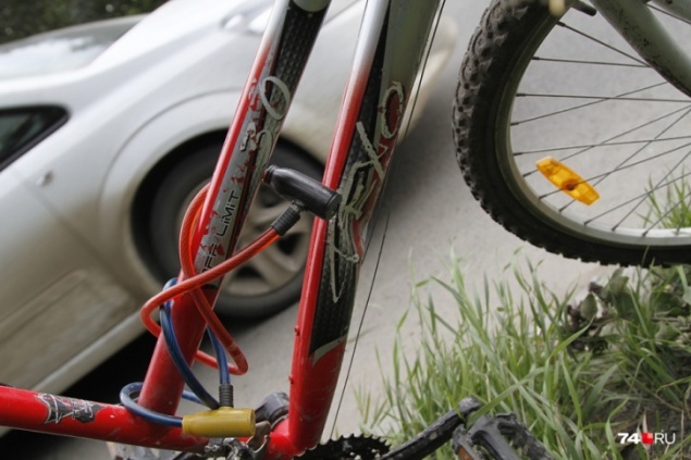 Группа разбора: велосипедист-суицидник подставился под автомобиль, но крайним может стать водитель