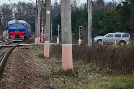 Под Красноярском из-за непогоды разрушилась железнодорожная насыпь: Ачинский глиноземный комбинат остался без сырья