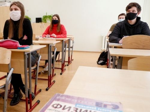 Ачинские школьны полностью готовы к проведению главного выпускного экзамена в период действия ограничительных мер