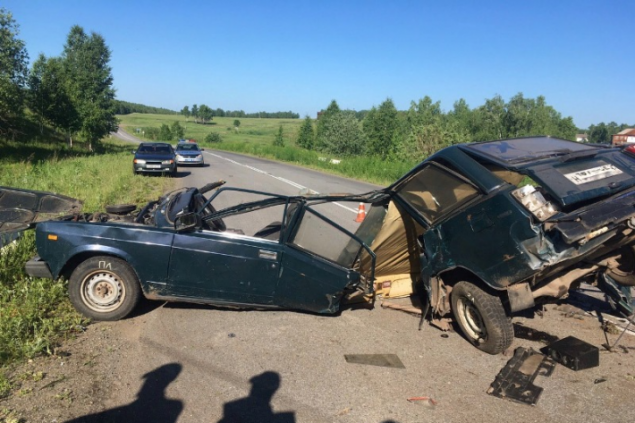 «Жигули» разорвало пополам, один пассажир погиб, двое в больнице: парень, едва получив права, сел за руль пьяный