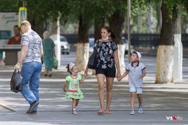 Семьи с детьми получат еще по 10 тысяч рублей из-за коронавируса