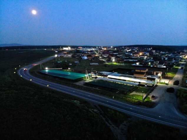 На аварийно-опасном участке трассы под Красноярском впервые синхронно подсветят разметку